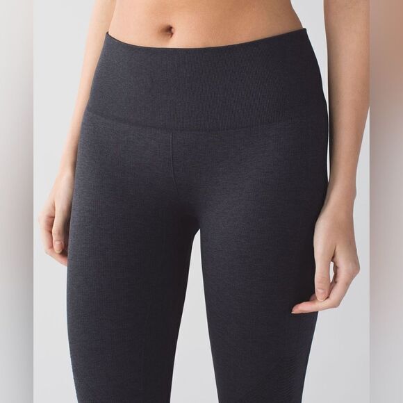 Lululemon In The Flow Crop II in Heathered Deep Coal - Picture 4 of 11